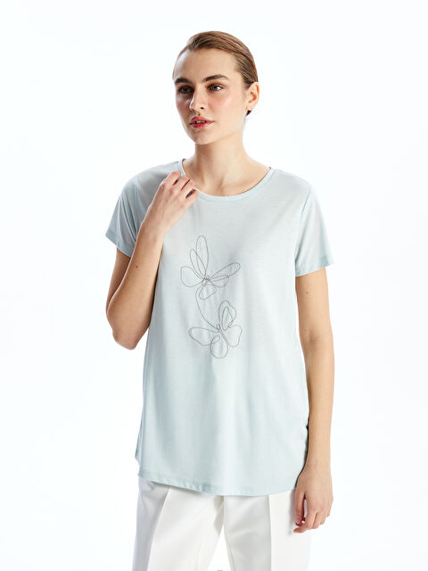 LCWAIKIKI Classic Bisiklet Yaka Nakışlı Kadın Tişört - S5FP77Z8-G3P