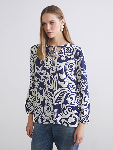 LCWAIKIKI Classic Bağlamalı Yaka Çiçekli Kadın Bluz - S5FR13Z8-LQQ