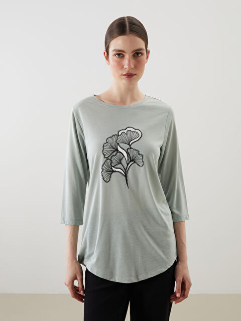 LCWAIKIKI Classic Bisiklet Yaka Çiçekli Kadın Tişört - S5G622Z8-FLL