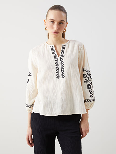 LCWAIKIKI Classic Kaçık Yaka Nakışlı Oversize Kadın Bluz - S5GA62Z8-FEW