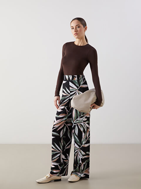 LCWAIKIKI Classic Elasticated Waist Floral Wide Leg Women's Trousers - S5GG12Z8-SW6