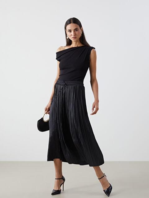 LCWAIKIKI Classic Beli Lastikli Saten Kadın Pileli Etek - S5H749Z8-CVL