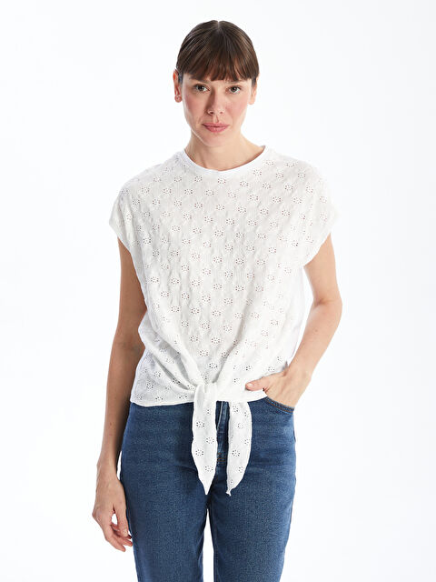 LCWAIKIKI Classic Bisiklet Yaka Nakışlı Kadın Bluz - S5HH83Z8-R9J