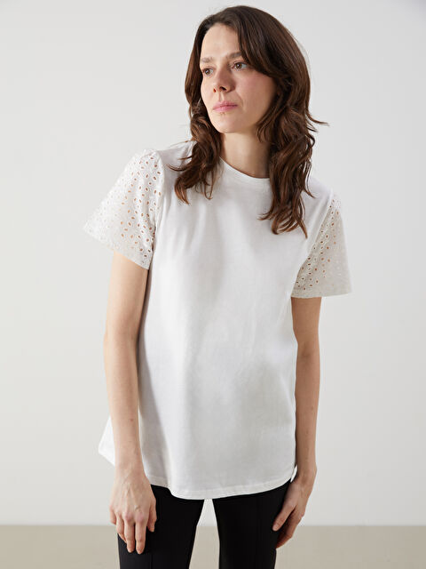 LCW Comfort Bisiklet Yaka Nakışlı Kadın Tişört - S5I379Z8-Q6K