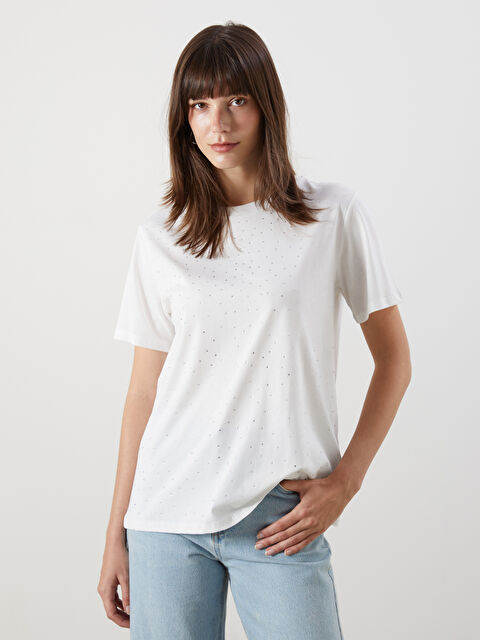 LCW Comfort Bisiklet Yaka Taşlı Kadın Tişört - S5I380Z8-Q6K