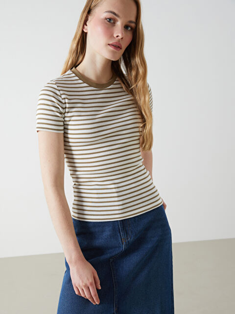 LCW Vision Bisiklet Yaka Çizgili Kadın Tişört - S5I397Z8-LFT
