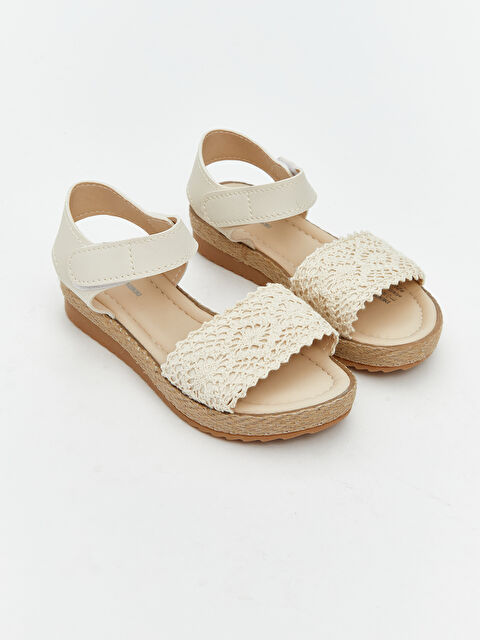 LCW STEPS Dantel Detaylı Kız Çocuk Sandalet - S5I686Z4-CR8