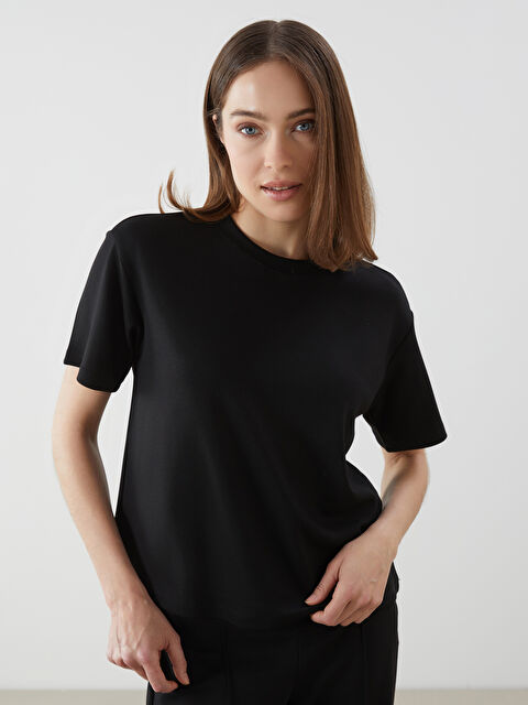 LCW Comfort Bisiklet Yaka Kadın Tişört - S5I809Z8-CVL