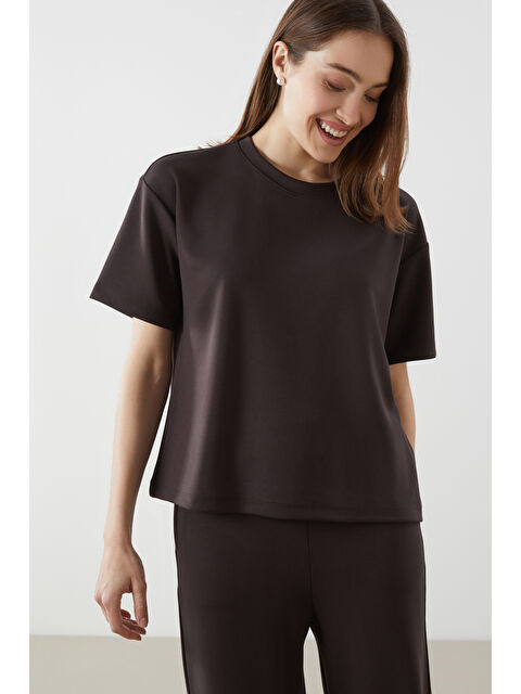 LCW Comfort Bisiklet Yaka Kadın Tişört - S5I809Z8-HMK