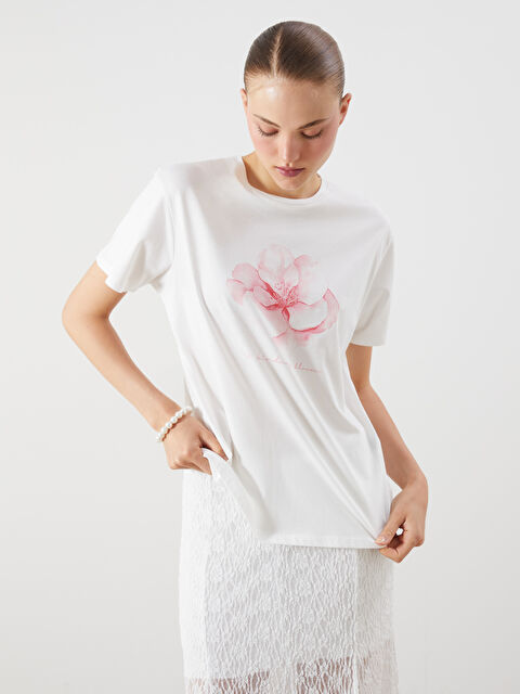 LCW Vision Bisiklet Yaka Çiçek Baskılı Kadın Tişört - S5IL98Z8-R9J