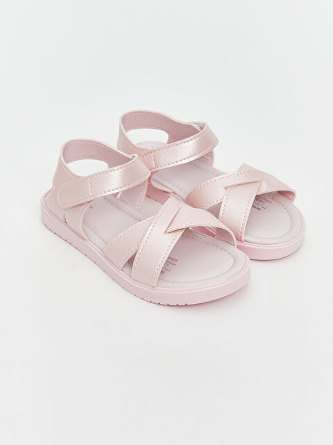 LCW STEPS Çapraz Bantlı Kız Çocuk Sandalet - S5IM84Z4-E6T