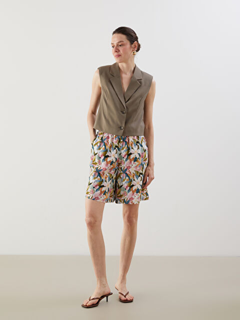 LCWAIKIKI Classic Шорты с эластичным поясом и цветочным узором для женщин - S5IQ37Z8-LQJ