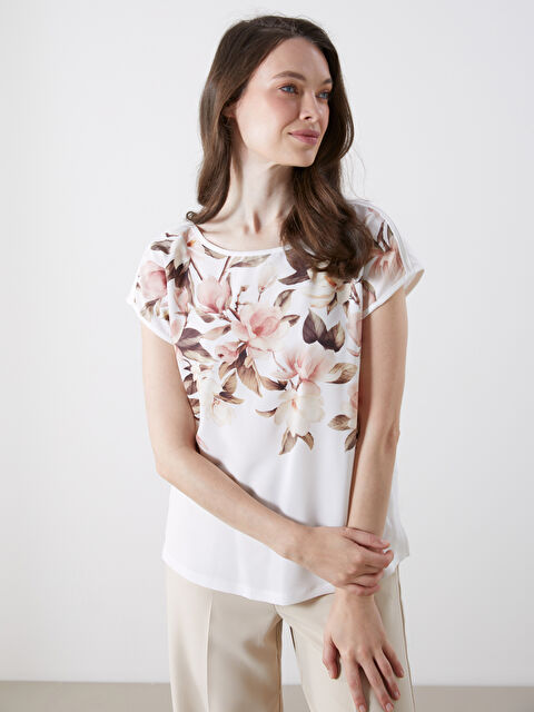 LCW Grace Kayık Yaka Çiçekli Kadın Tişört - S5IS10Z8-LSC