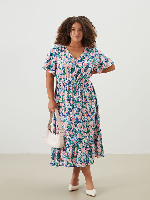 LCWAIKIKI Classic V Yaka Çiçekli Elbise