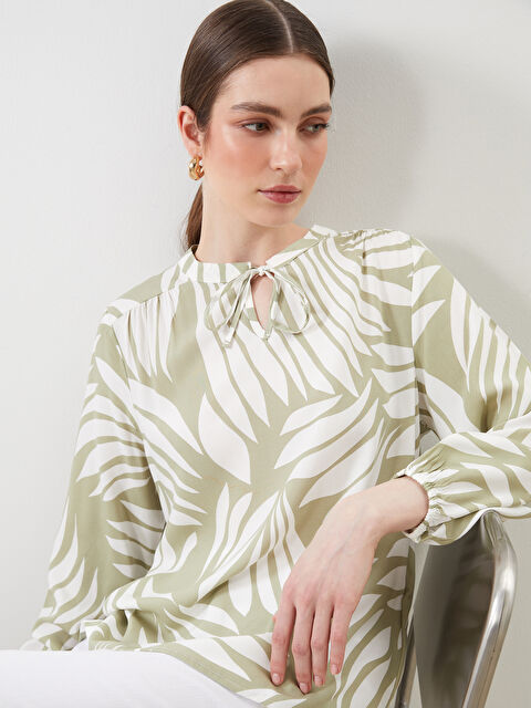 LCWAIKIKI Classic Bağlamalı Yaka Desenli Bluz - S5J624Z8-LS6