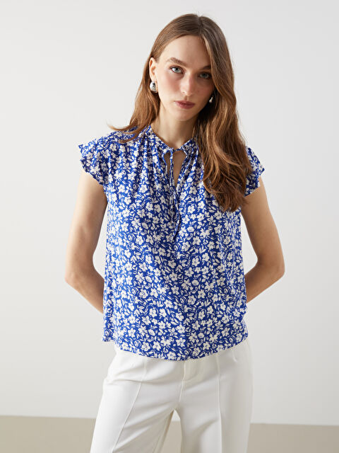 LCWAIKIKI Classic Bağlamalı Yaka Çiçekli Kadın Bluz - S5J625Z8-LQQ