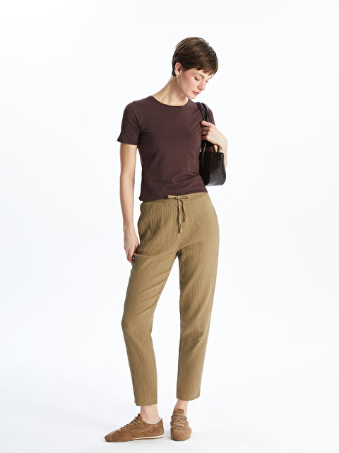 LCWAIKIKI Classic Beli Lastikli Havuç Kesim Müslin Kadın Pantolon - S5J822Z8-LVB