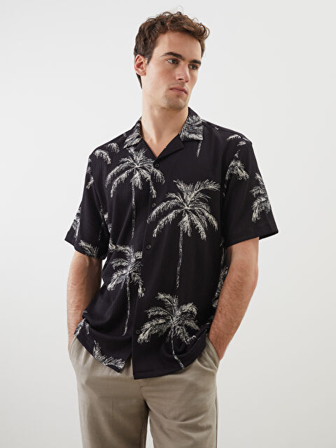 LCW Vision Regular Fit Kısa Kollu Desenli Erkek Gömlek - S5J900Z8-LQJ