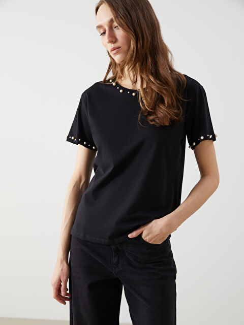 LCWAIKIKI Classic Bisiklet Yaka Boncuk İşlemeli Kadın Tişört - S5JD06Z8-CVL