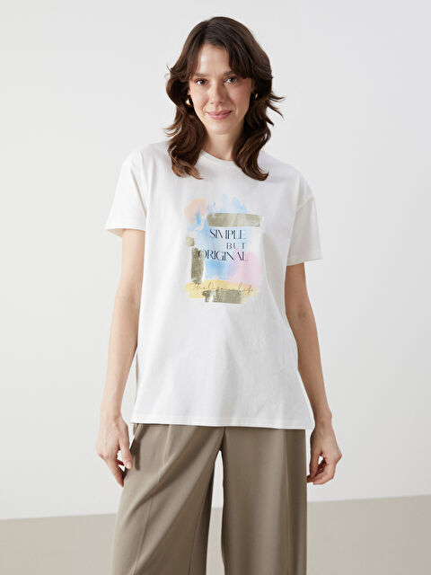 LCWAIKIKI Classic Bisiklet Yaka Baskılı Kadın Tişört - S5JD07Z8-FEW