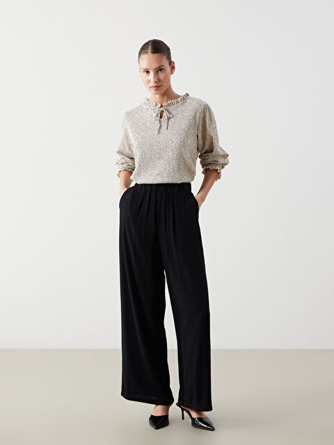 LCWAIKIKI Classic Beli Lastikli Dokulu Geniş Paça Kadın Pantolon - S5JQ76Z8-CVL