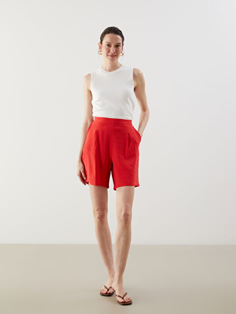 LCWAIKIKI Classic Beli Lastikli Kadın Şort - S5JR17Z8-GXE