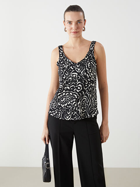 LCWAIKIKI Classic V Yaka Desenli Kadın Bluz - S5JU46Z8-LQJ