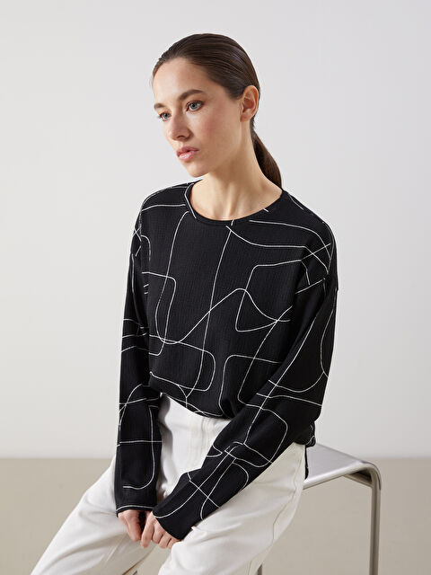 LCWAIKIKI Classic Bisiklet Yaka Desenli Oversize Kadın Tişört - S5JV08Z8-LRA