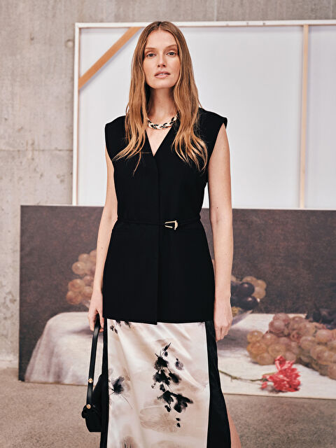 LCWAIKIKI Classic V Yaka Kadın Klasik Yelek - S5K211Z8-CVL