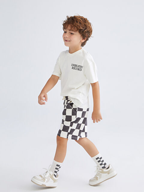 LCW Kids Erkek Çocuk Tişört Şort ve Çorap 3'lü - S5K520Z1-QVK