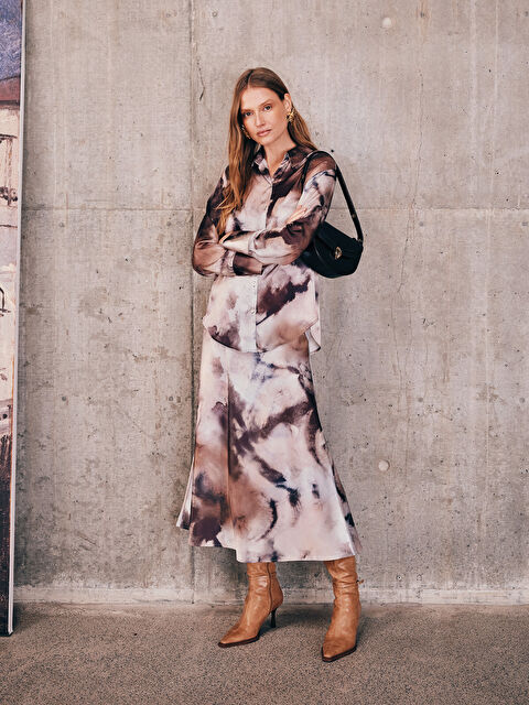 LCWAIKIKI Classic Standart Fit Batik Desenli Saten Kadın Etek - S5K806Z8-LQY