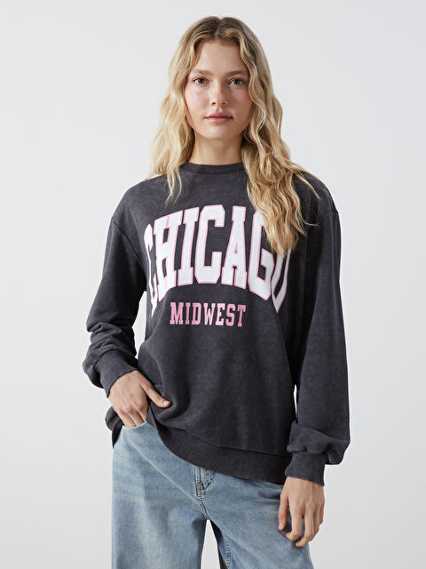 LCWAIKIKI Classic Crew Neck Chicago Printed Women's Sweatshirt - S5K903Z8-DC4