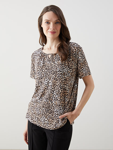 LCW Grace Bisiklet Yaka Leopar Desenli Kadın Bluz - S5KH46Z8-LQB
