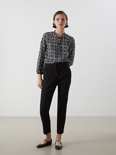 LCWAIKIKI Classic Beli Lastikli Havuç Kesim Pantolon - S5KJ27Z8-CVL