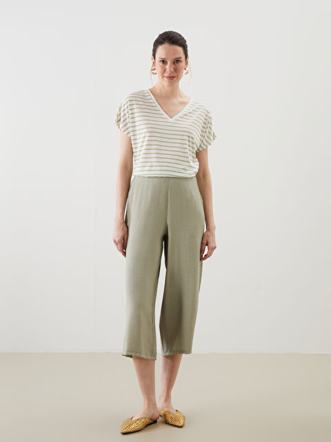 LCWAIKIKI Classic Beli Lastikli Dokulu Kadın Kapri - S5KL94Z8-GNZ