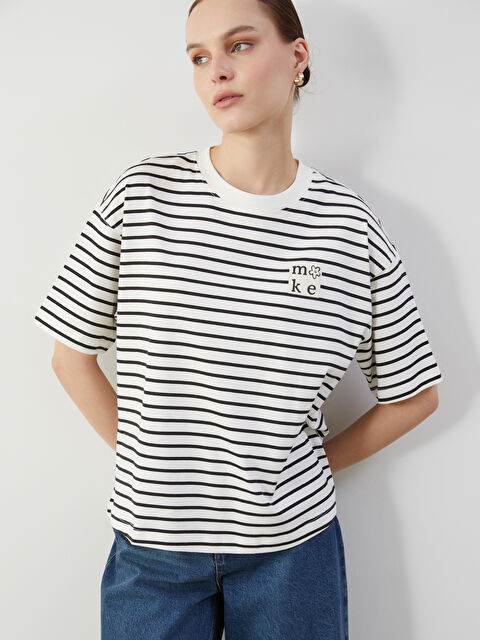 LCW Comfort Bisiklet Yaka Çizgili Kadın Tişört - S5KM41Z8-LEG