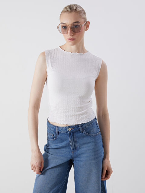 LCWAIKIKI Classic Crew Neck Textured Blouse - S5KP16Z8-FEW