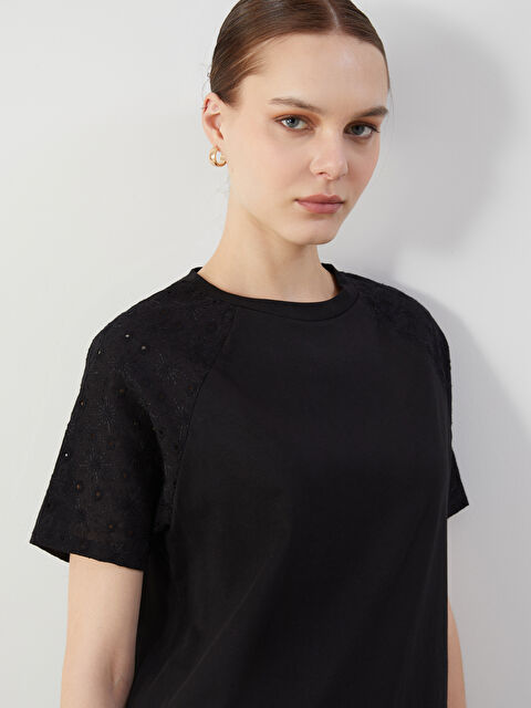 LCW Comfort Bisiklet Yaka Nakışlı Kadın Tişört - S5KP21Z8-CVL