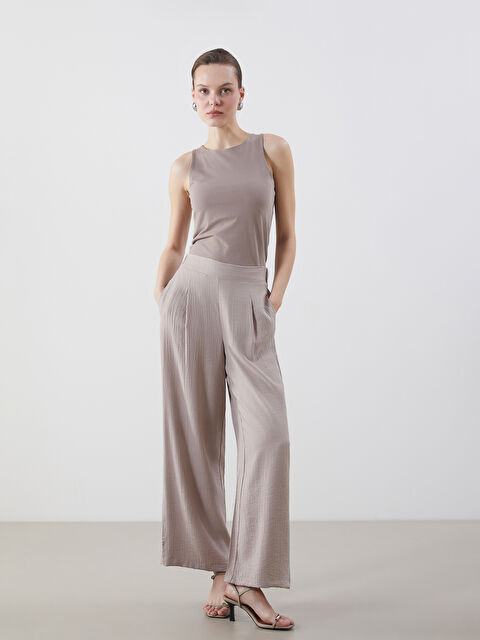 LCWAIKIKI Classic Beli Lastikli Dokulu Kadın Pantolon - S5KR69Z8-GQF