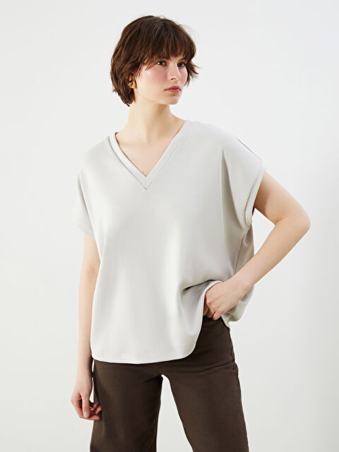 LCWAIKIKI Classic V Yaka Oversize Kadın Tişört - S5KT62Z8-G7L