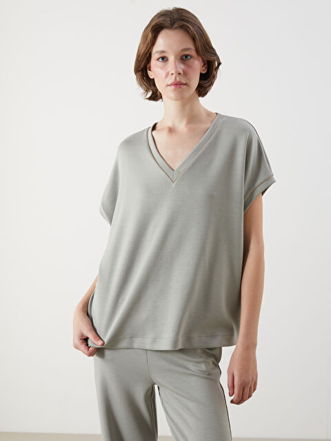 LCWAIKIKI Classic V Yaka Oversize Kadın Tişört - S5KT62Z8-QZJ