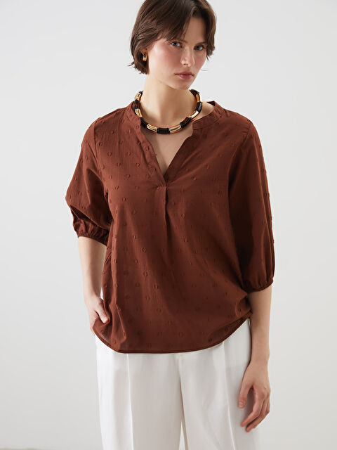 LCWAIKIKI Classic Kaçık Yaka Kendinden Desenli Bluz - S5L379Z8-F8C