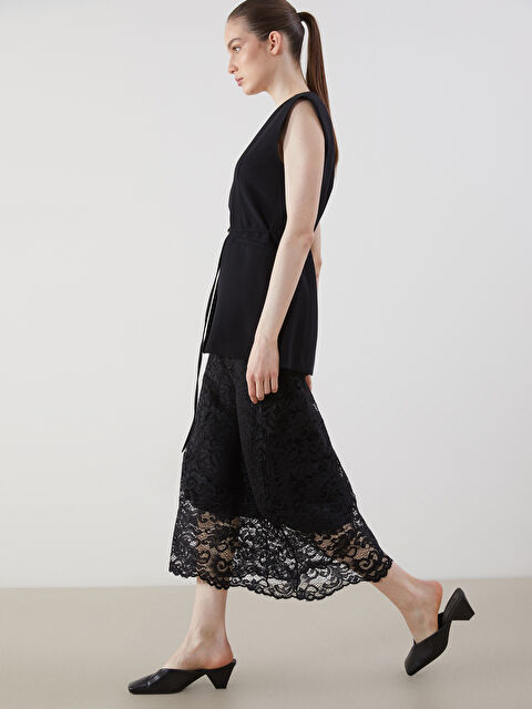 LCWAIKIKI Classic Beli Fermuarlı Kendinden Desenli Brode Kalem Etek - S5LD53Z8-CVL