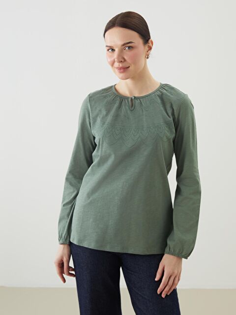 LCW Grace Bisiklet Yaka Nakışlı Kadın Tişört - S5LQ37Z8-GQQ