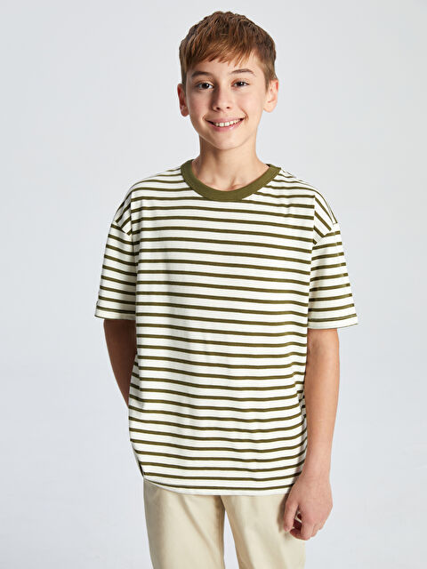 LCW Kids Bisiklet Yaka Erkek Çocuk Tişört - S5LV70Z4-LGE