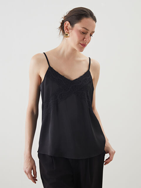 LCWAIKIKI Classic V Yaka Dantel Detaylı Kadın Bluz - S5LV93Z8-CVL