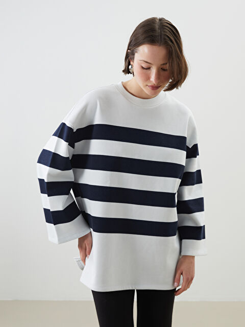 LCWAIKIKI Classic Bisiklet Yaka Çizgili Oversize Kadın Sweatshirt Tunik - S5LY71Z8-LGS