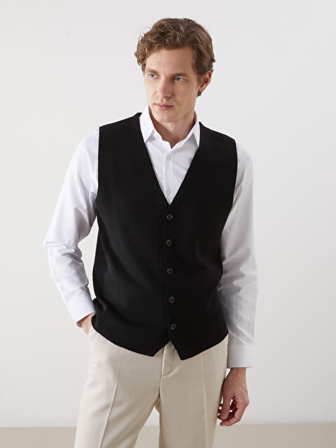 LCWAIKIKI Classic Standart Kalıp V Yaka Erkek Triko Yelek - S5M027Z8-CVL