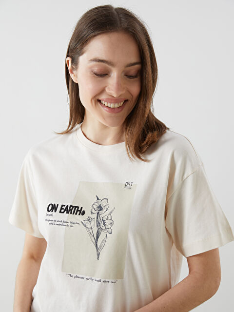 LCW Comfort Bisiklet Yaka Baskılı Kadın Tişört - S5M912Z8-F0B