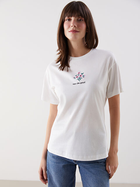 LCW Comfort Bisiklet Yaka Nakışlı Kadın Tişört - S5MC02Z8-R9J